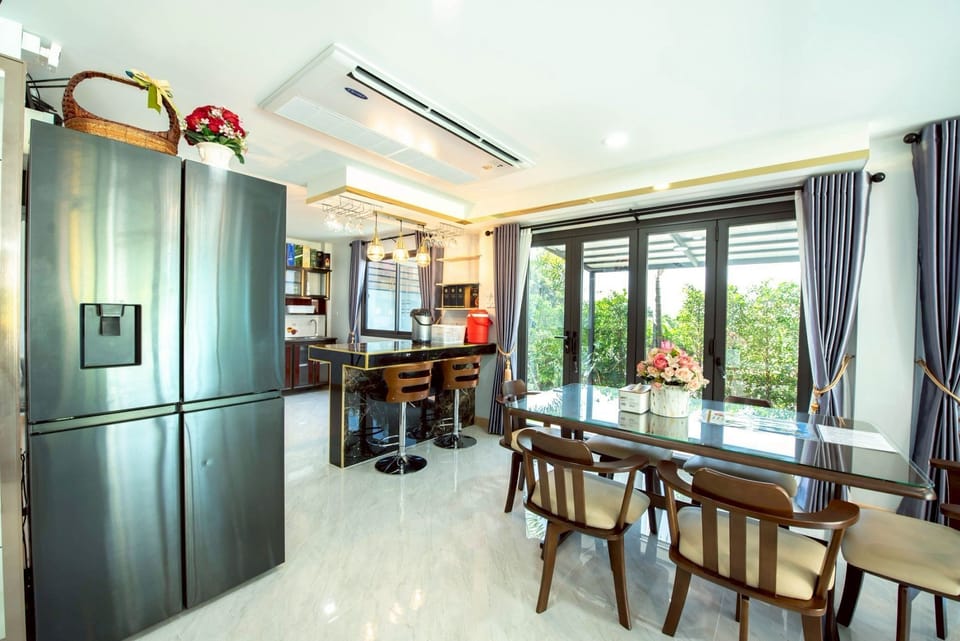Fridge, microwave, stovetop, rice cooker