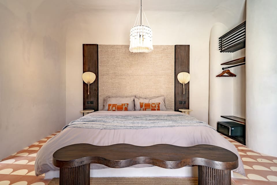 Egyptian cotton sheets, premium bedding, in-room safe, free WiFi