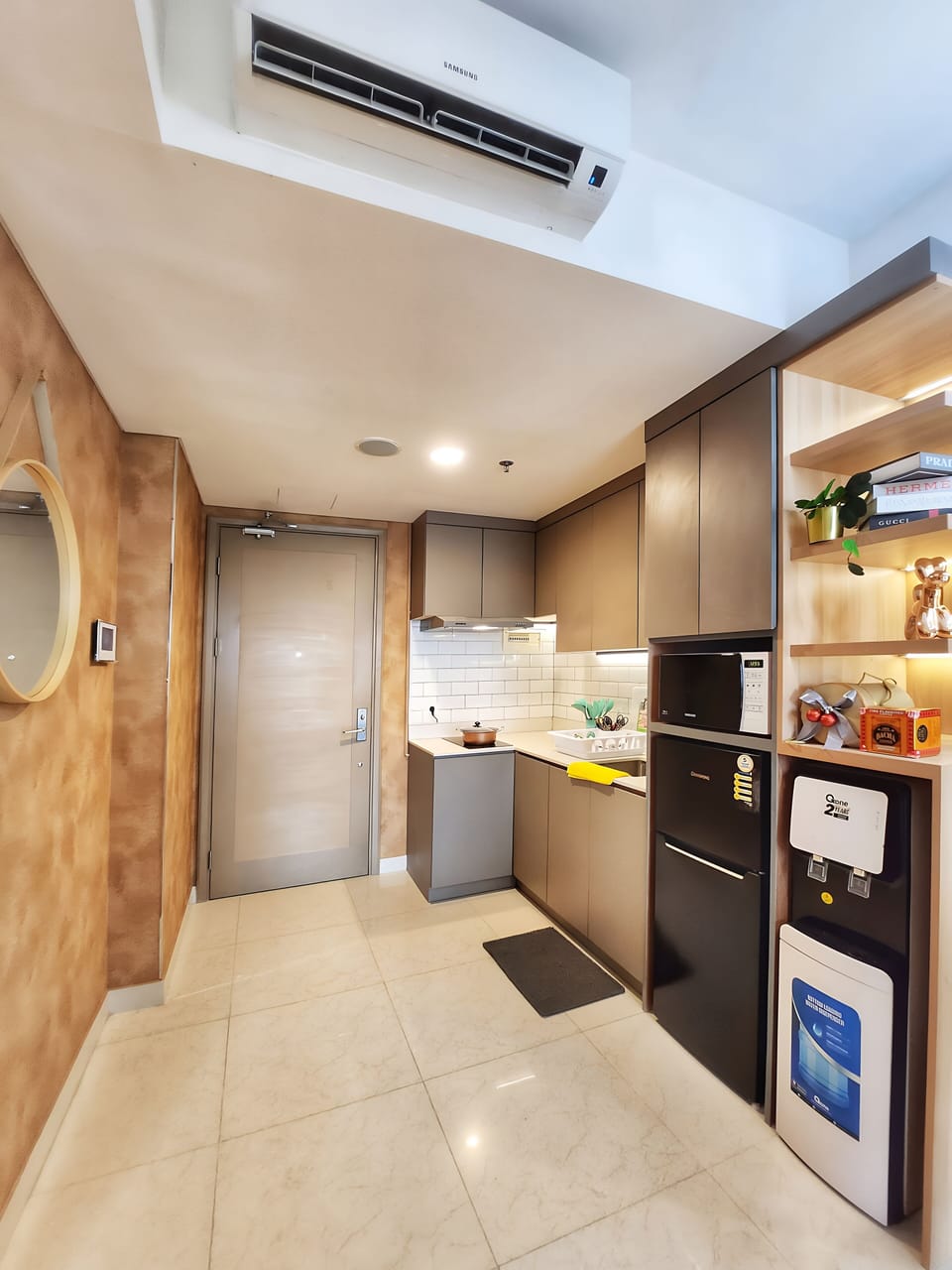 Apartment, 2 Bedrooms, City View | Private kitchen | Fridge, microwave, stovetop, cookware/dishes/utensils