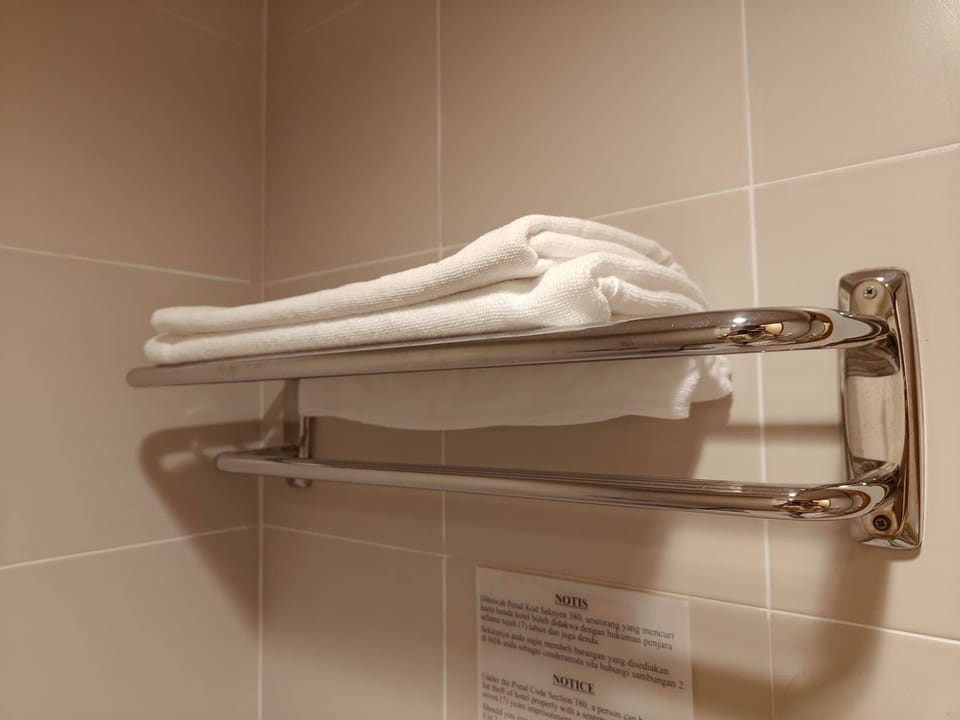 Basic Room, 2 Twin Beds, Non Smoking, Private Bathroom | Bathroom | Shower, hair dryer, towels, soap