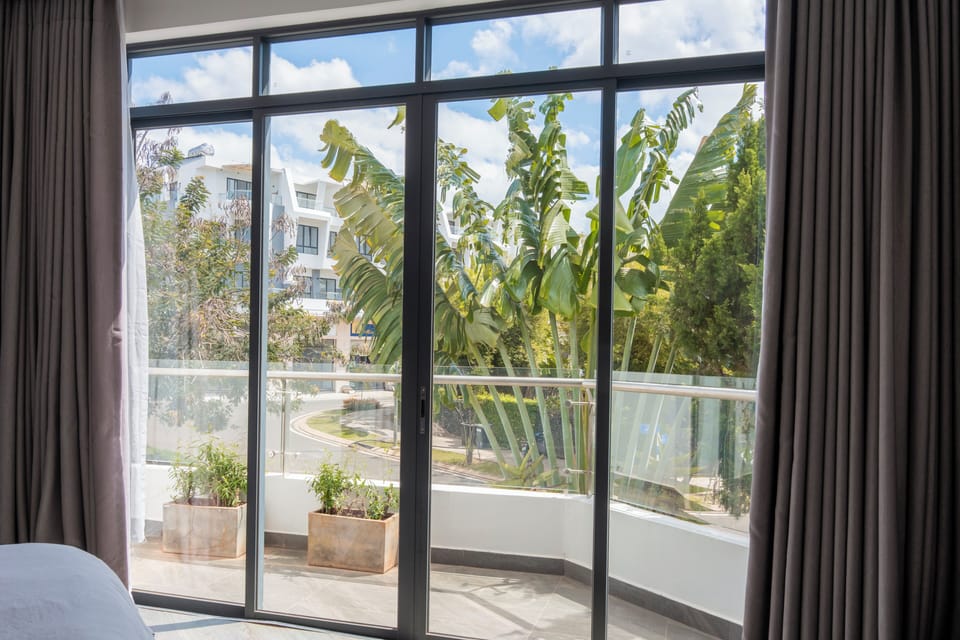 Standard Twin Room, Balcony, City View | Interior