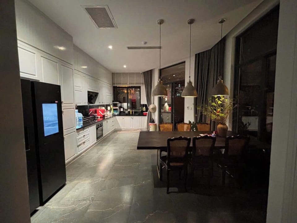 Shared fridge, shared microwave