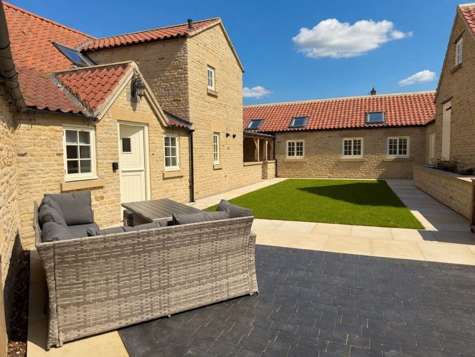 House, 5 Bedrooms | Terrace/patio