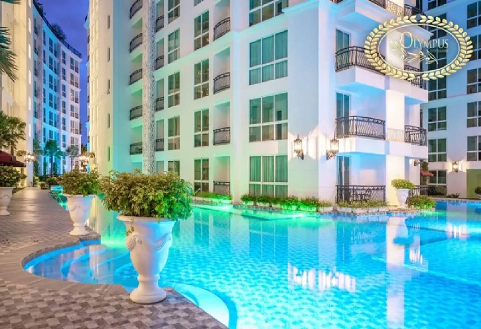 Apartment, 1 Bedroom, Accessible, Smoking | Pool | Outdoor pool