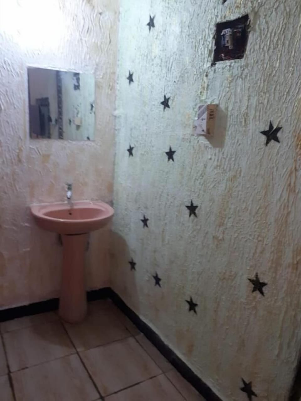 Deluxe Single Room | Bathroom | Shower, slippers, bidet, towels