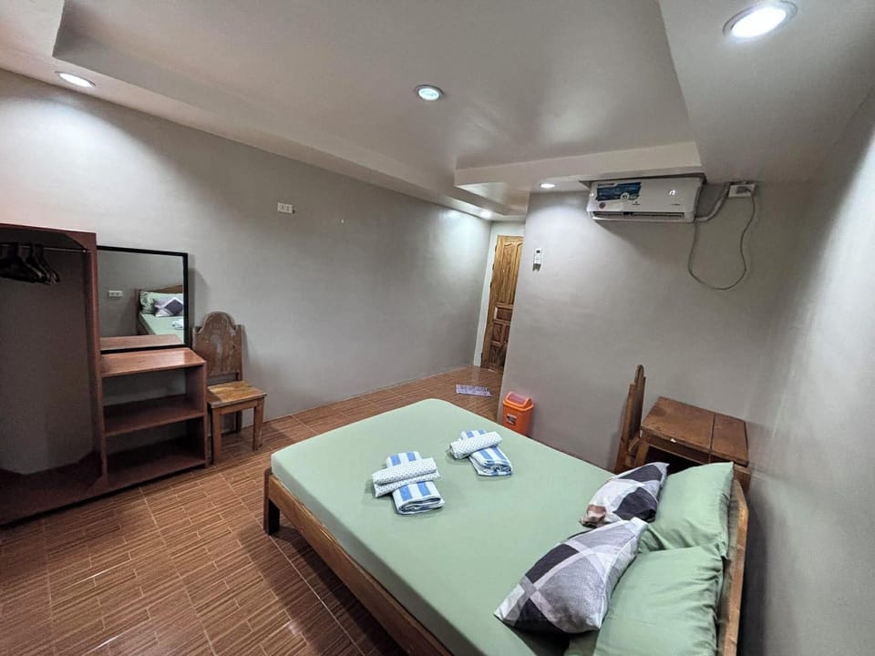 Standard Double Room, Balcony, Garden View | Desk, free WiFi