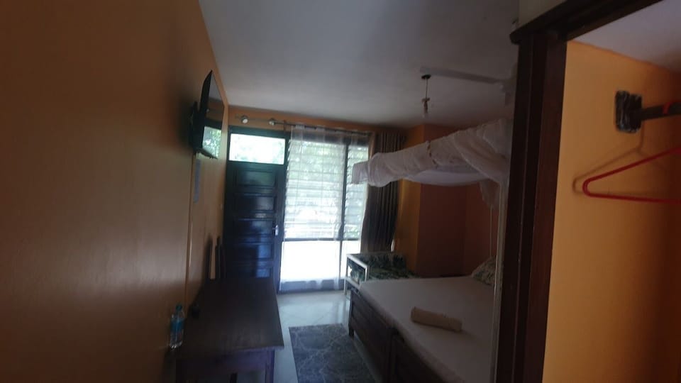 Deluxe Double Room, Garden View | Free WiFi, bed sheets