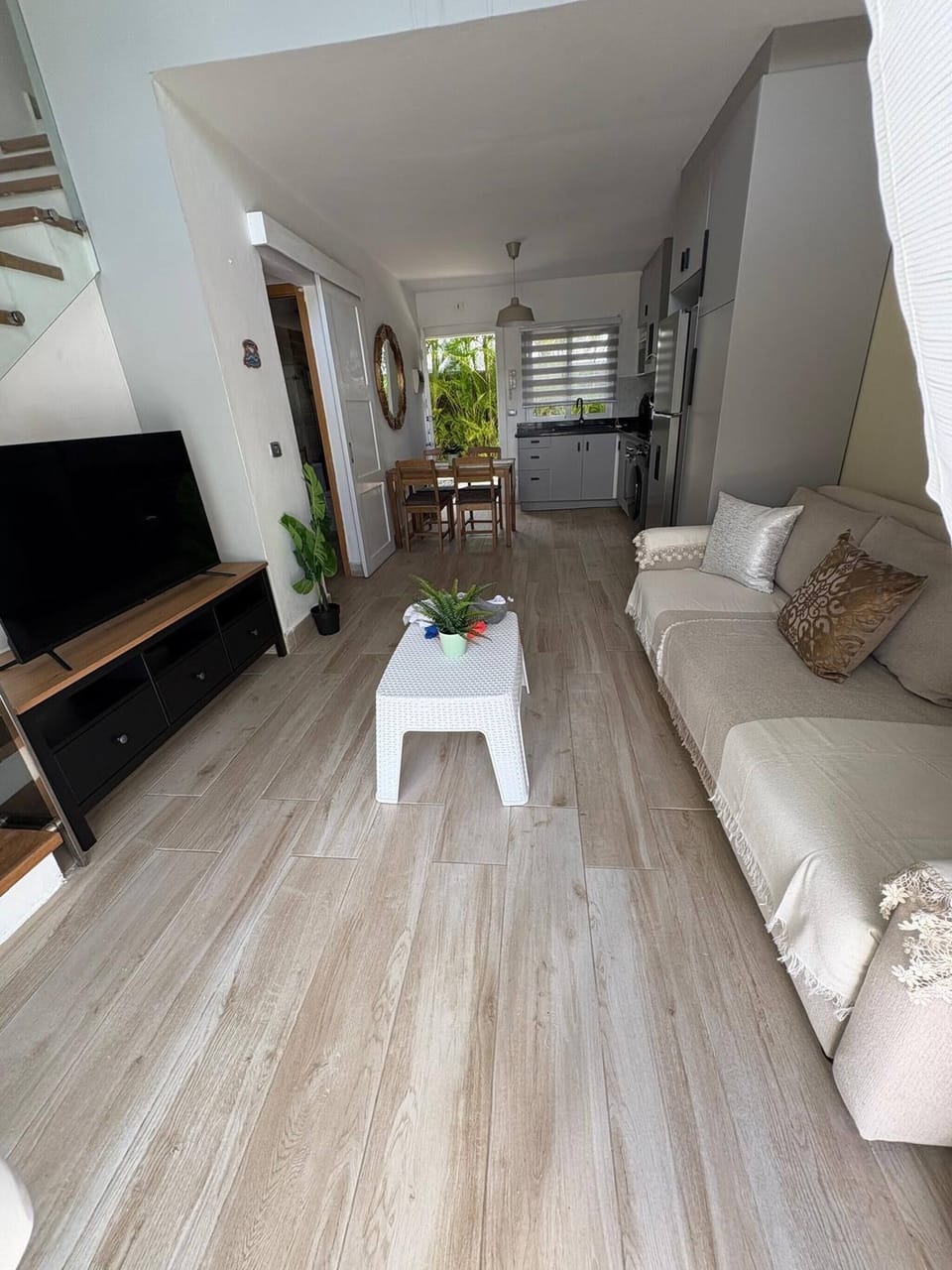 Apartment, 1 Bedroom, Accessible | Living area