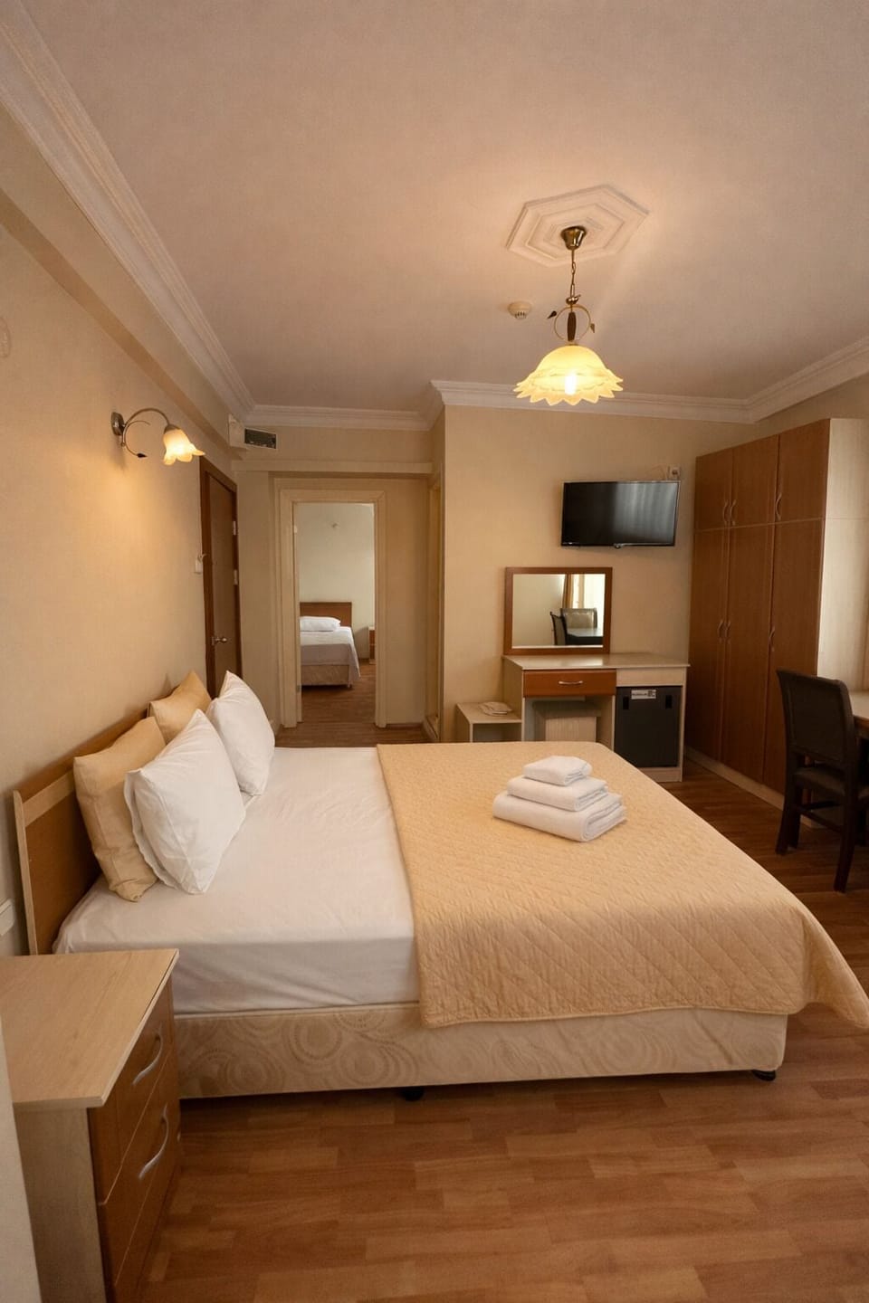 Executive Room | Premium bedding, minibar, desk, laptop workspace