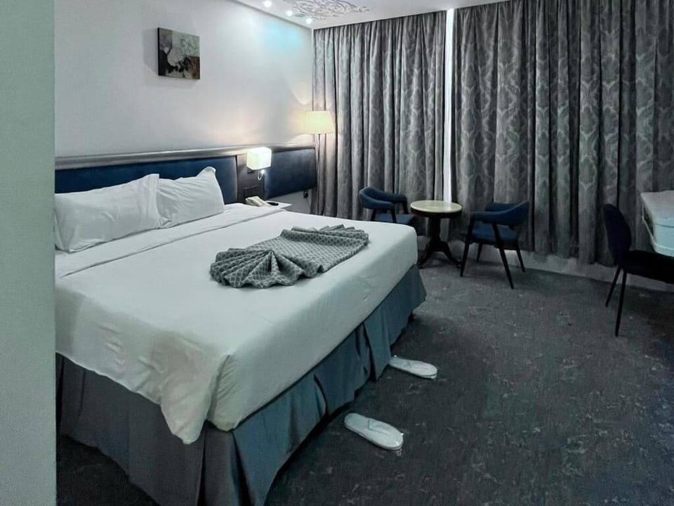 Free WiFi, bed sheets