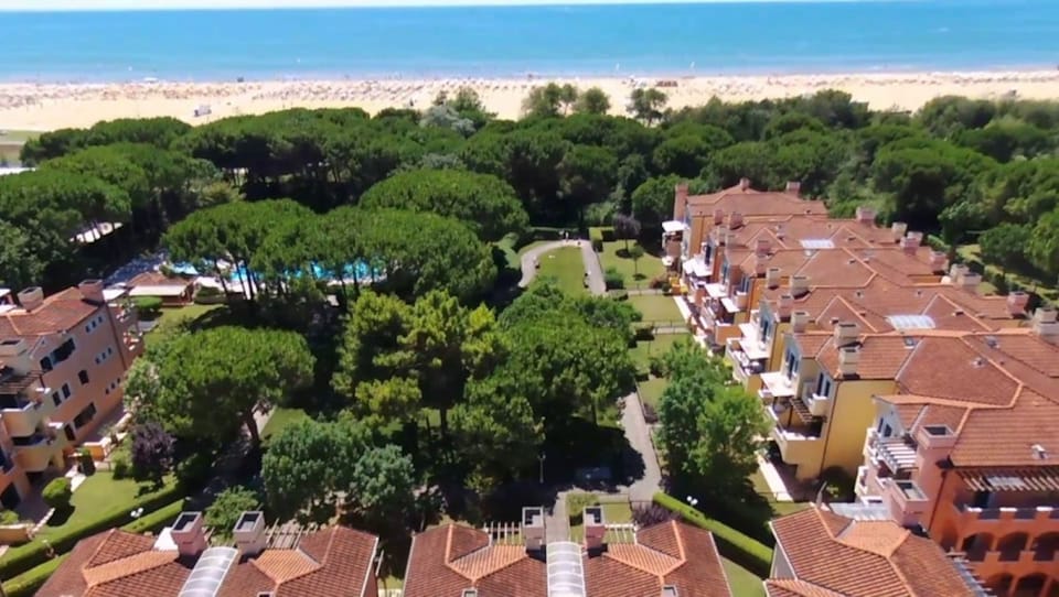 Apartment, 2 Bedrooms, Balcony, Garden View | Exterior