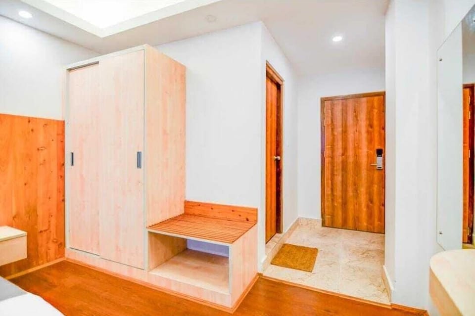 Deluxe Double Room, Hill View | Interior