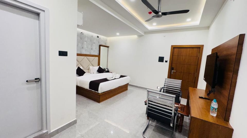 Classic Suite, Balcony, City View | Iron/ironing board, free WiFi