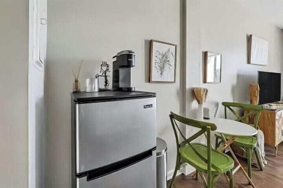 Pirates Bay A208 Kitchenette