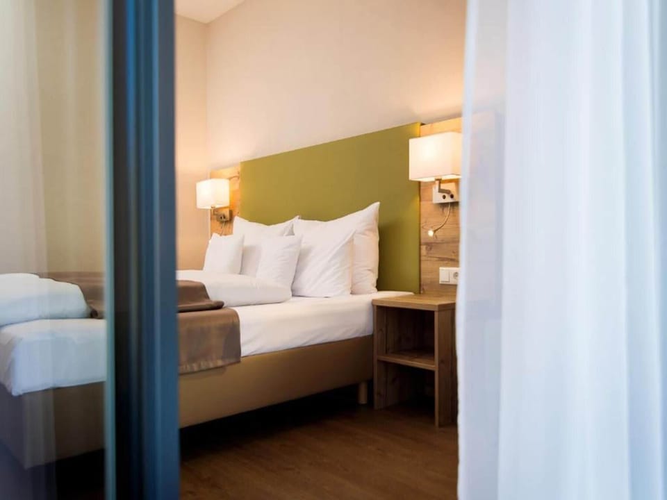 Superior Double Room | Desk, soundproofing, free WiFi, bed sheets