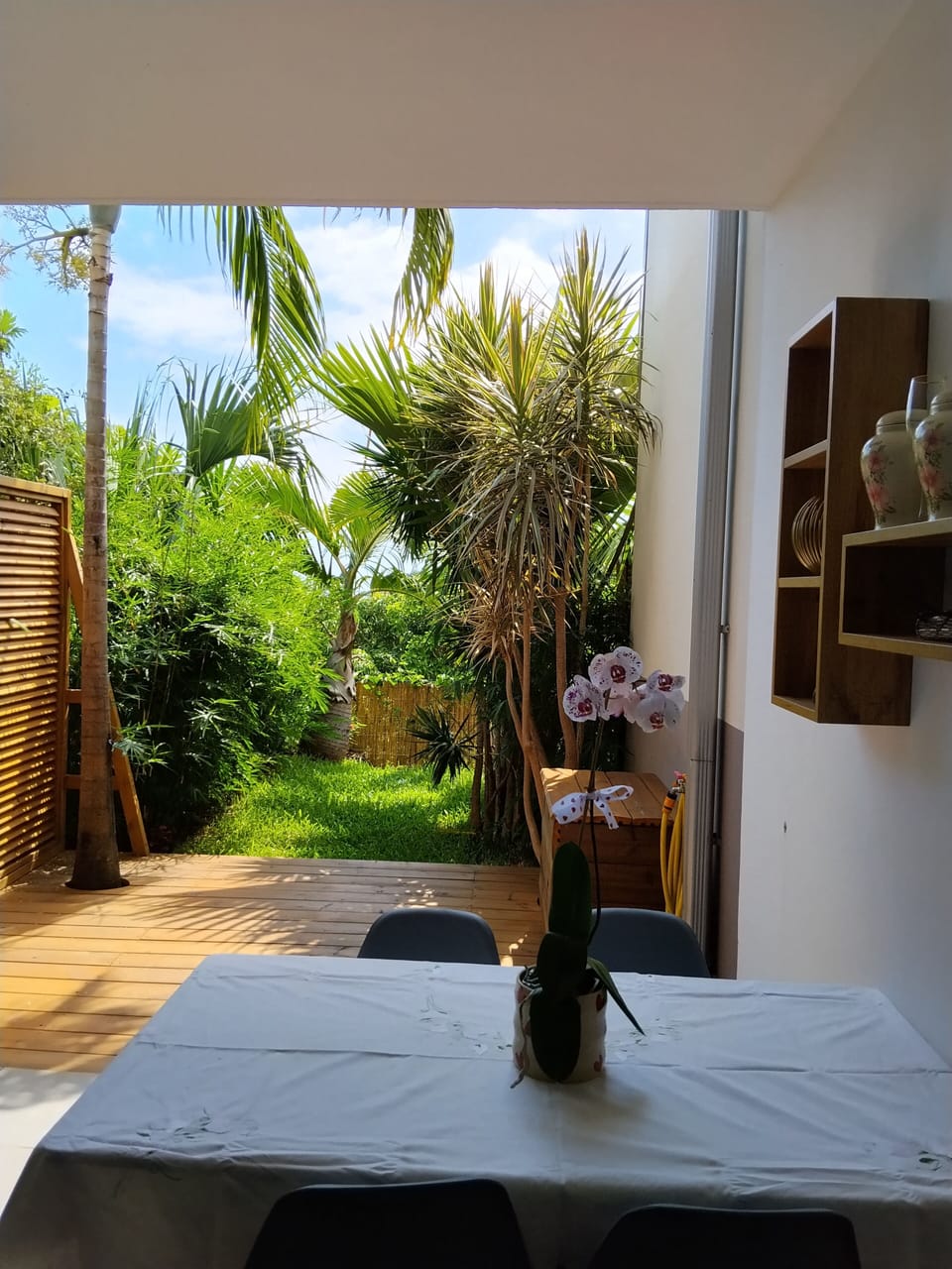 Outdoor dining