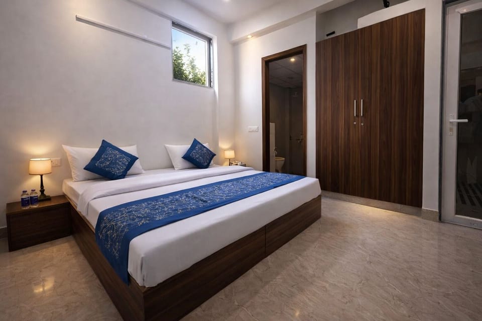 In-room safe, desk, iron/ironing board, free WiFi
