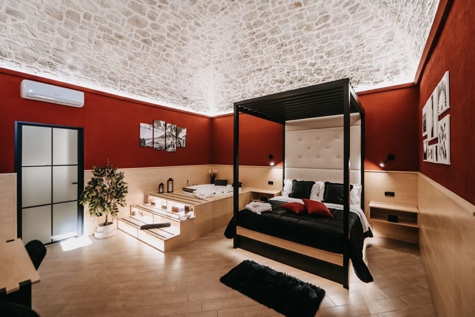 Suite, City View | Desk, laptop workspace, blackout drapes, iron/ironing board