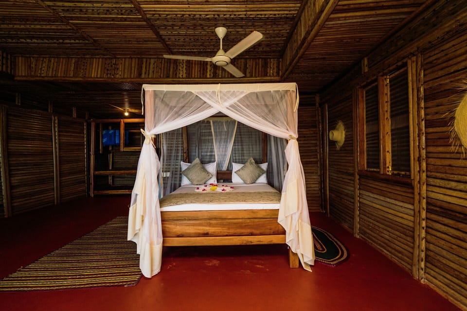 Deluxe Double Room, Balcony, Sea View | Desk, free WiFi