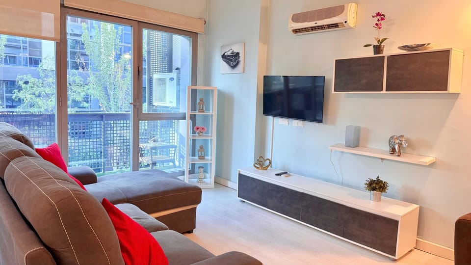 Standard Studio, Balcony | Living area