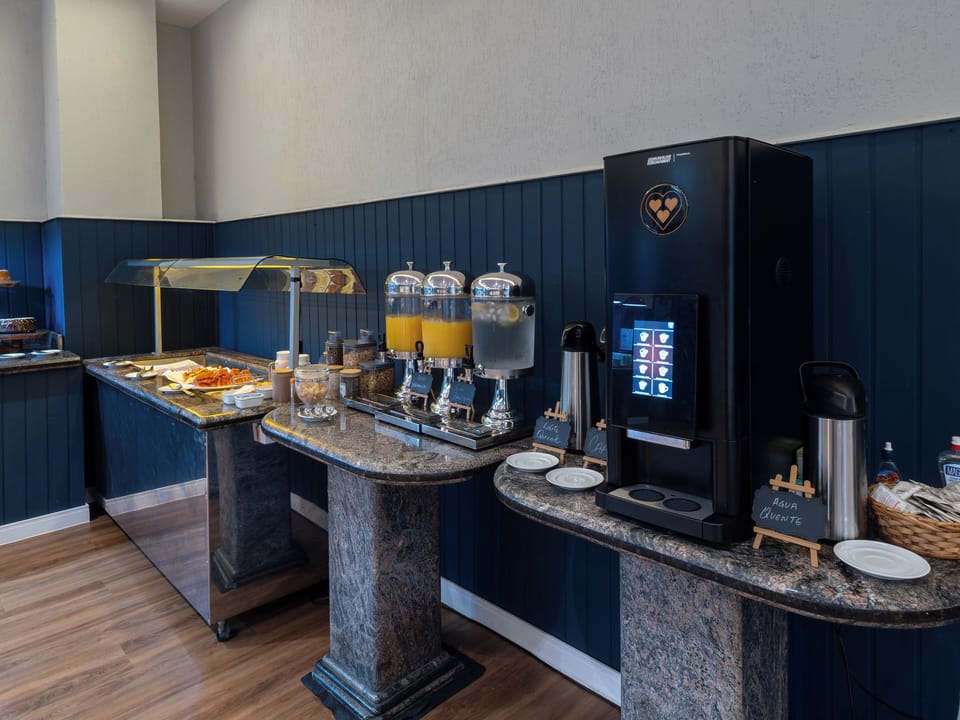 Free daily continental breakfast