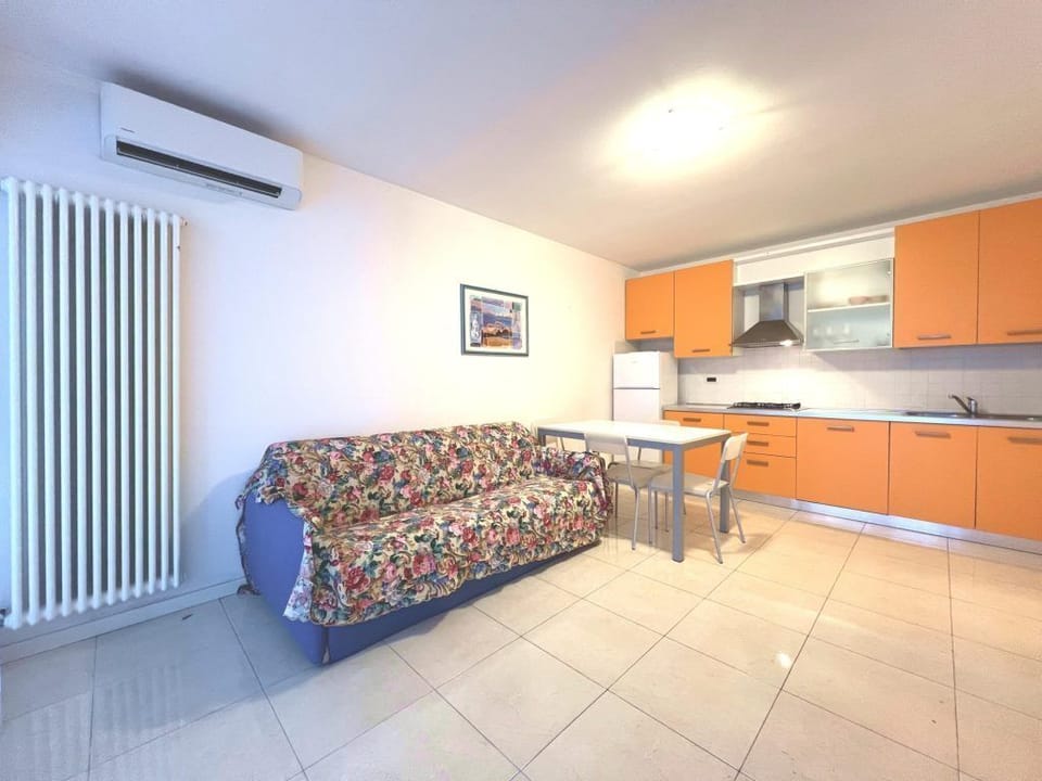 Apartment, 1 Bedroom, Garden View | Living area