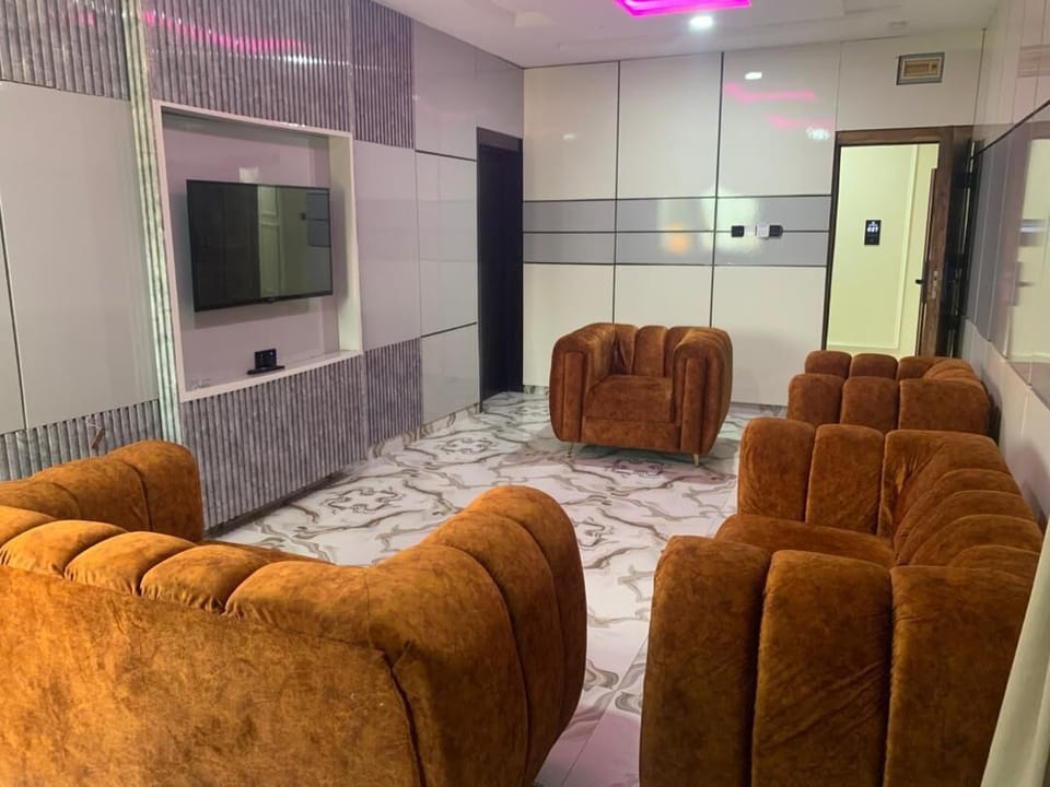 Elite Suite, Air conditioning, City View | Interior