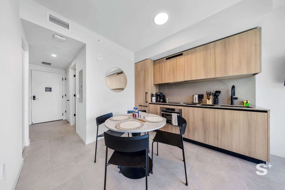 Kitchen & Dining area