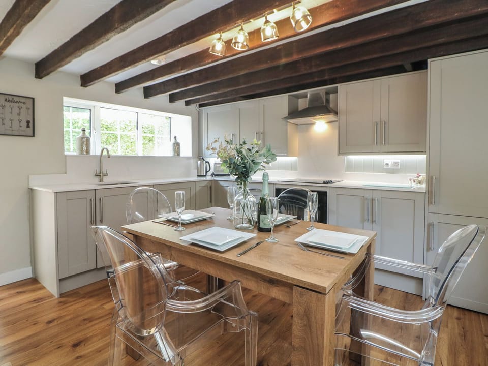 Cottage | Interior