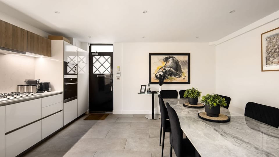 House | 3 bedrooms, desk, Internet