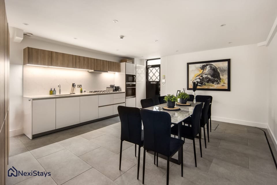 House | 3 bedrooms, desk, Internet