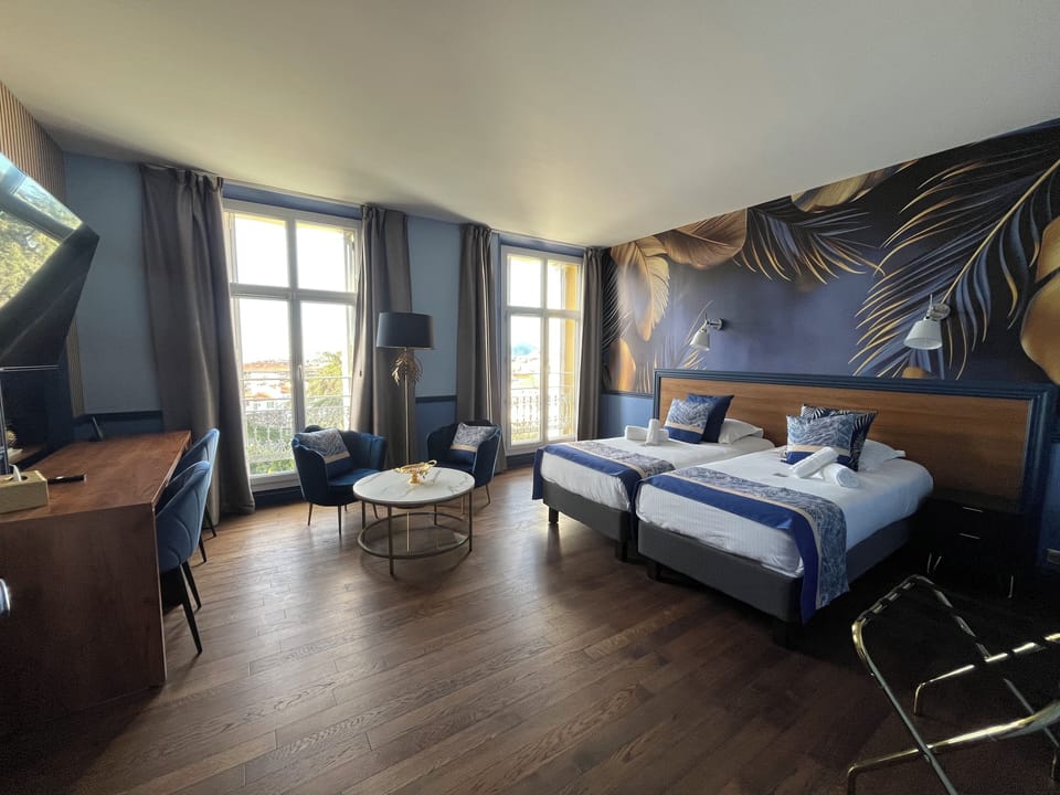 Luxury Double Room, Garden View | In-room safe, blackout drapes, free WiFi, bed sheets