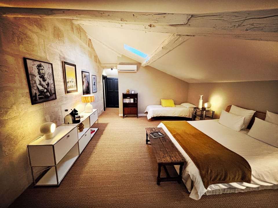 Signature Suite, City View | In-room safe, blackout drapes, soundproofing, free WiFi
