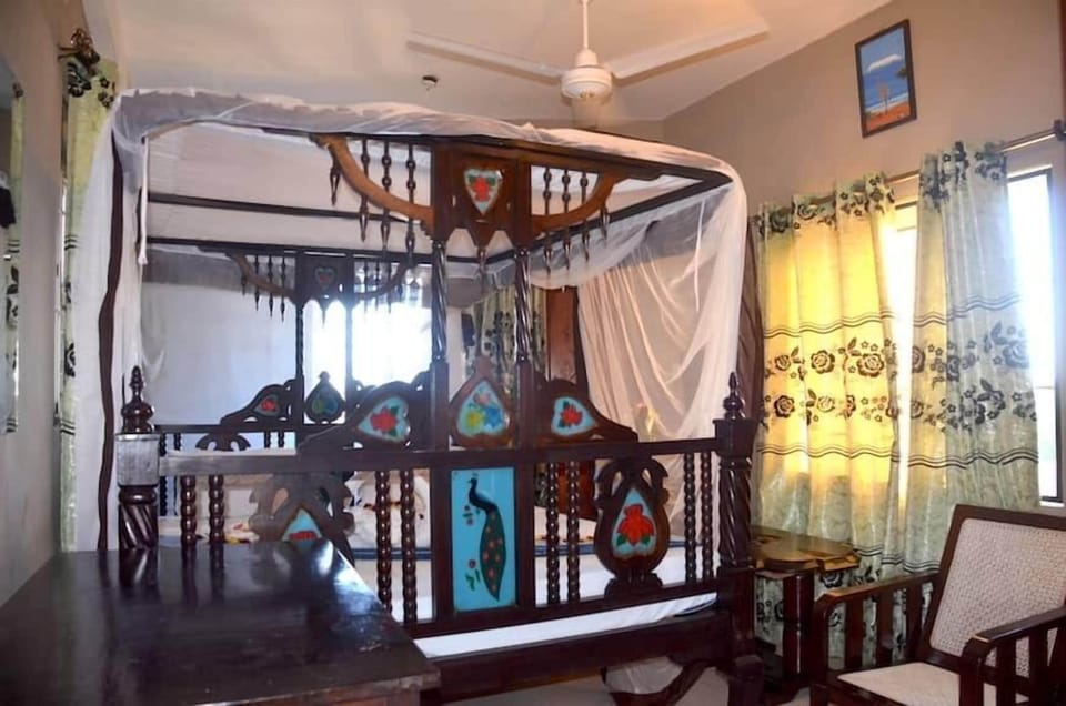Standard Single Room | Free WiFi, bed sheets