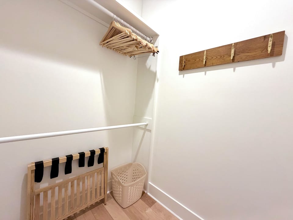 Master walkin closet.