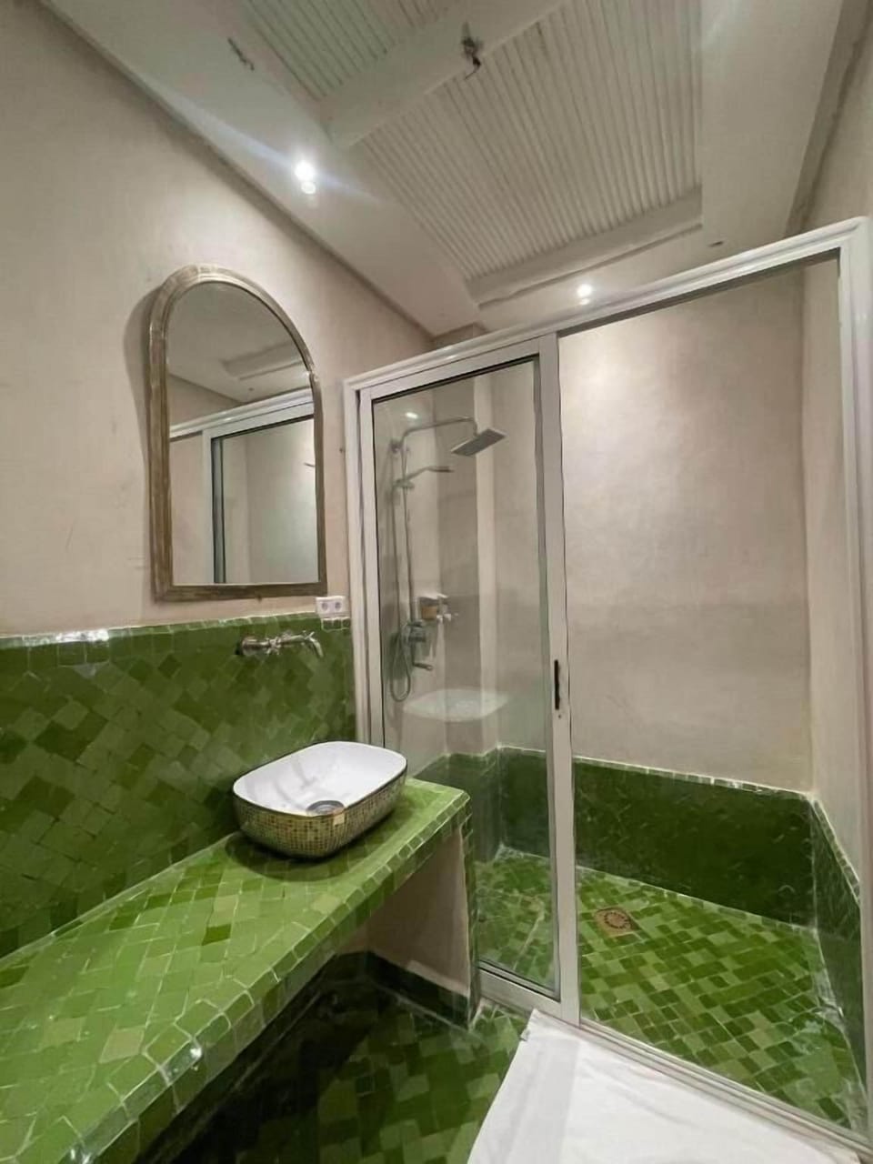Deluxe Double or Twin Room, Balcony, City View | Bathroom