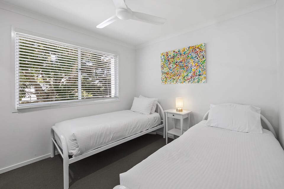 Apartment | 3 bedrooms, laptop workspace, bed sheets