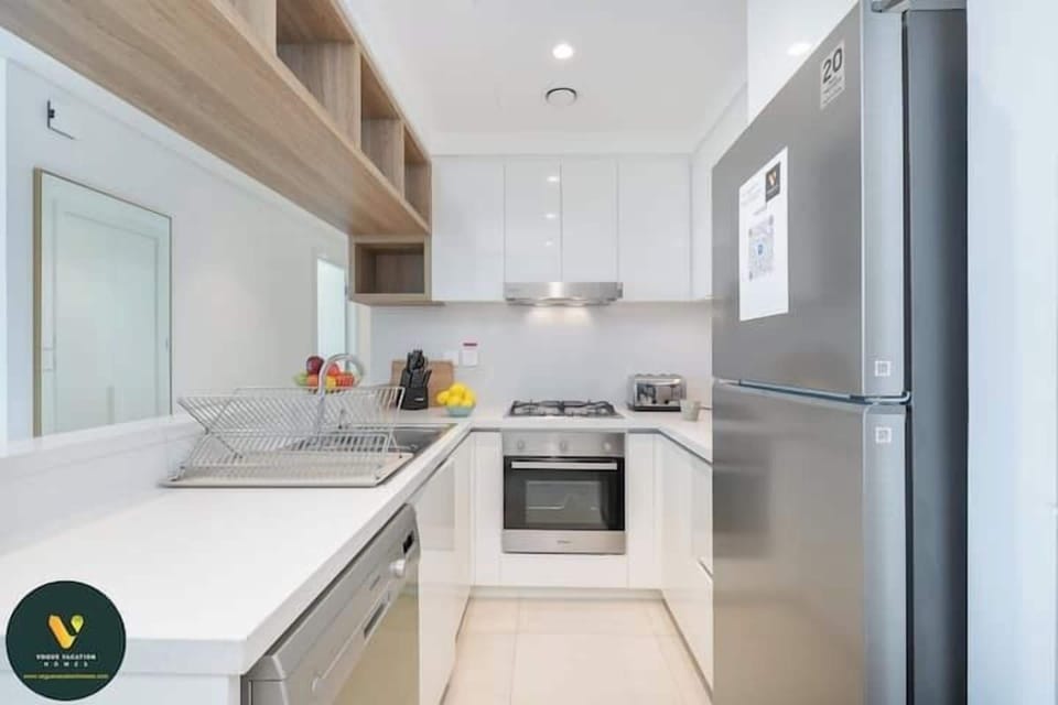 Luxury Apartment, Balcony, City View | Private kitchen | Full-size fridge, microwave, oven, stovetop