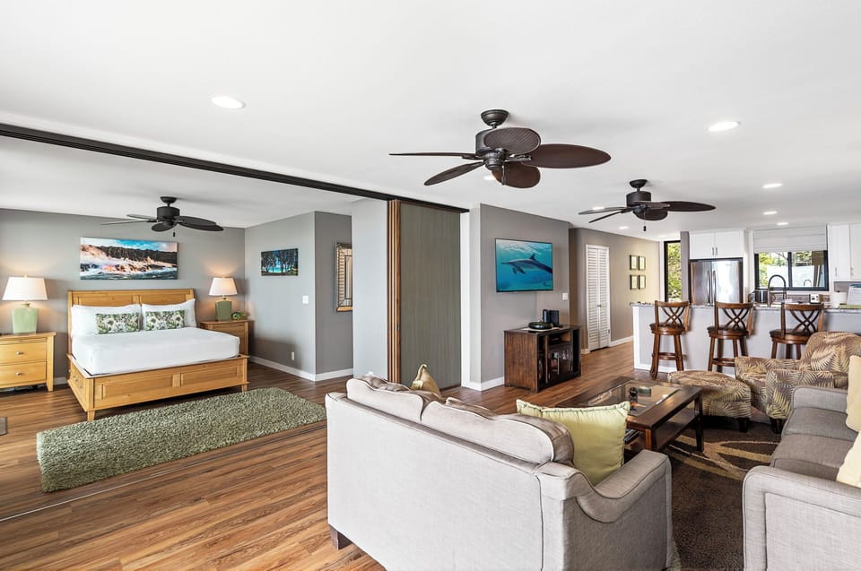 Condo, Multiple Beds, Lanai, Ocean View (Surf and Racquet 1205) | Living area