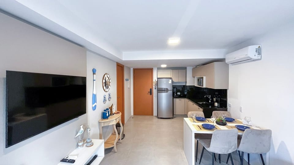 Basic Apartment | Dining