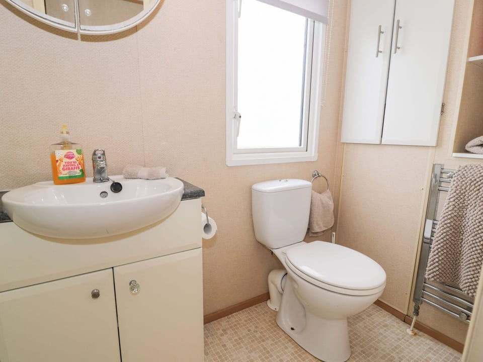 11, Beachfields Cottage in Towyn