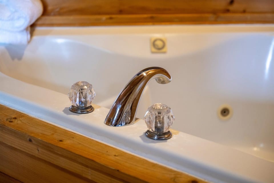 Every detail designed for comfort — jets, warm water, and total relaxation await.
