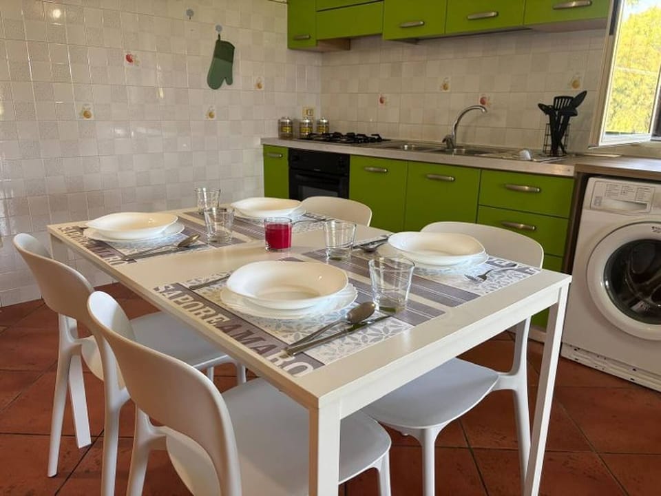 Apartment, 2 Bedrooms, Smoking, Private Pool | Dining room
