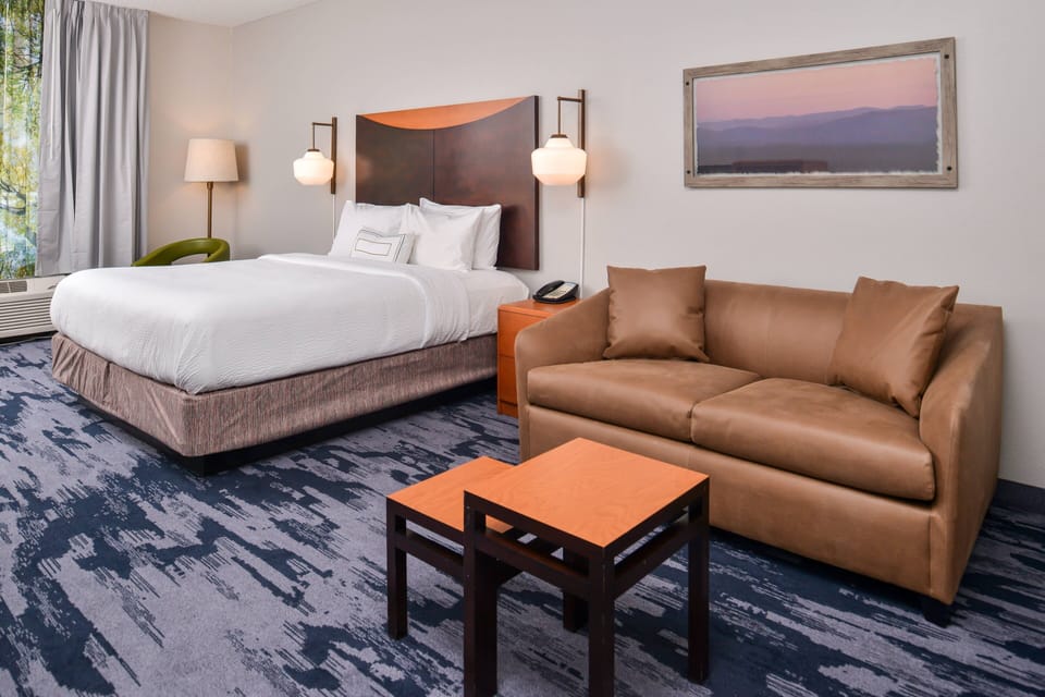 Premium bedding, pillowtop beds, in-room safe, desk