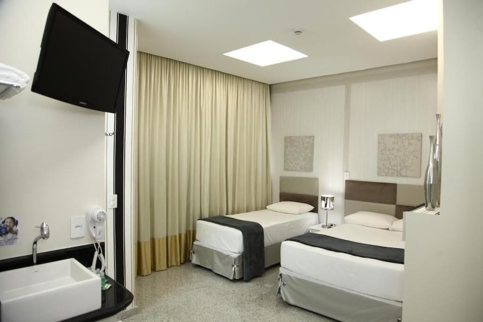 Standard Triple Room | In-room safe, soundproofing, iron/ironing board, free WiFi