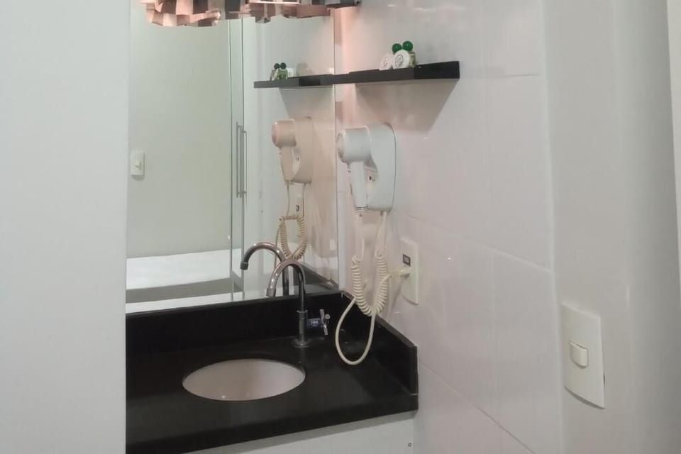Superior Twin Room | Bathroom