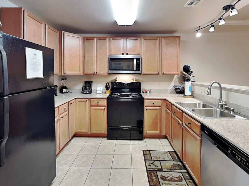 Condo (2 Bedrooms) | Property amenity