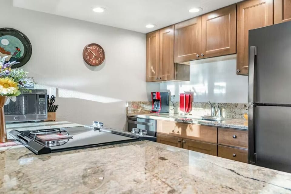 Full Kitchen | Stainless Appliances | Granite Counters
