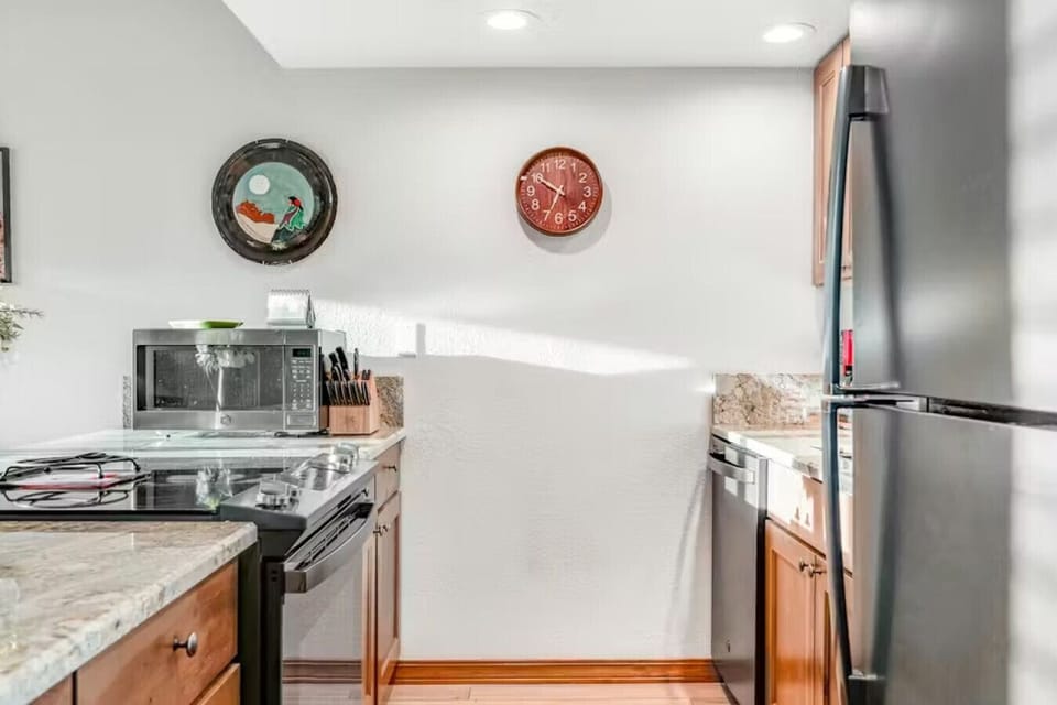Full Kitchen | Stainless Appliances | Granite Counters