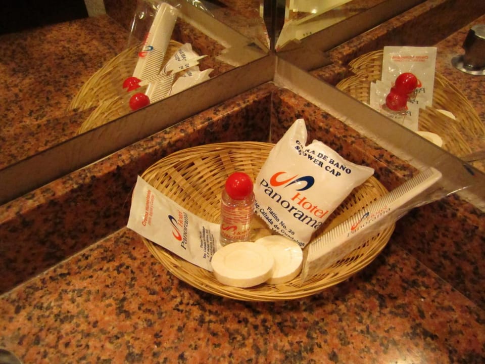 Shower, free toiletries, towels
